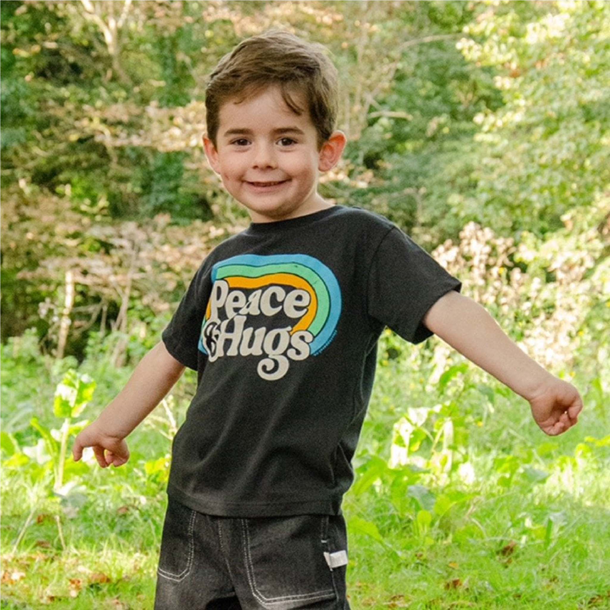 Kids Vintage Wash Peace & Hugs T-Shirt in Black